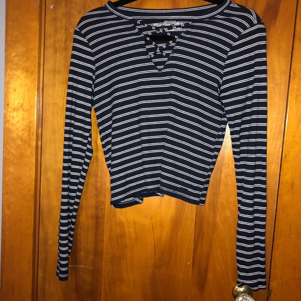 navy blue and white long sleeve crop top